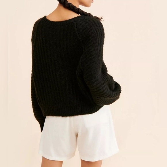 Free People Carter Pullover Sweater SMALL Black Oversized Relaxed Fit - Picture 4 of 9